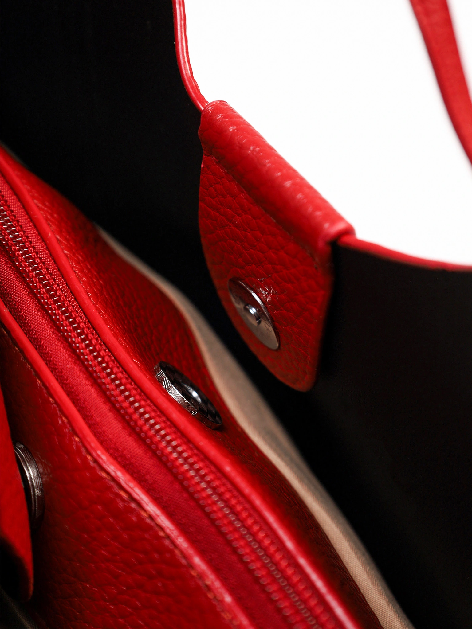 Сумка-тоут с плоскими ручками с брелком-медвежонок в ассортименте